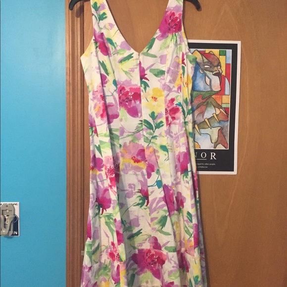 Chapp's White Floral Dress - Picture 2 of 6